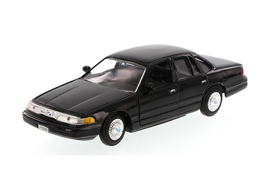 1998 Ford Crown Victoria Black 1/24 Diecast Model Car by Motormax