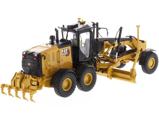 CAT Caterpillar 150 Motor Grader with Operator "High Line Series" 1/50 Diecast Model by Diecast Masters
