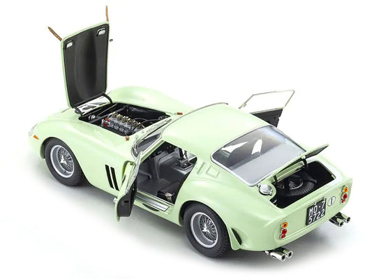 Ferrari 250 GTO #15 Innes Ireland Winner "Goodwood Tourist Trophy" (1962) 1/18 Diecast Model Car by Kyosho