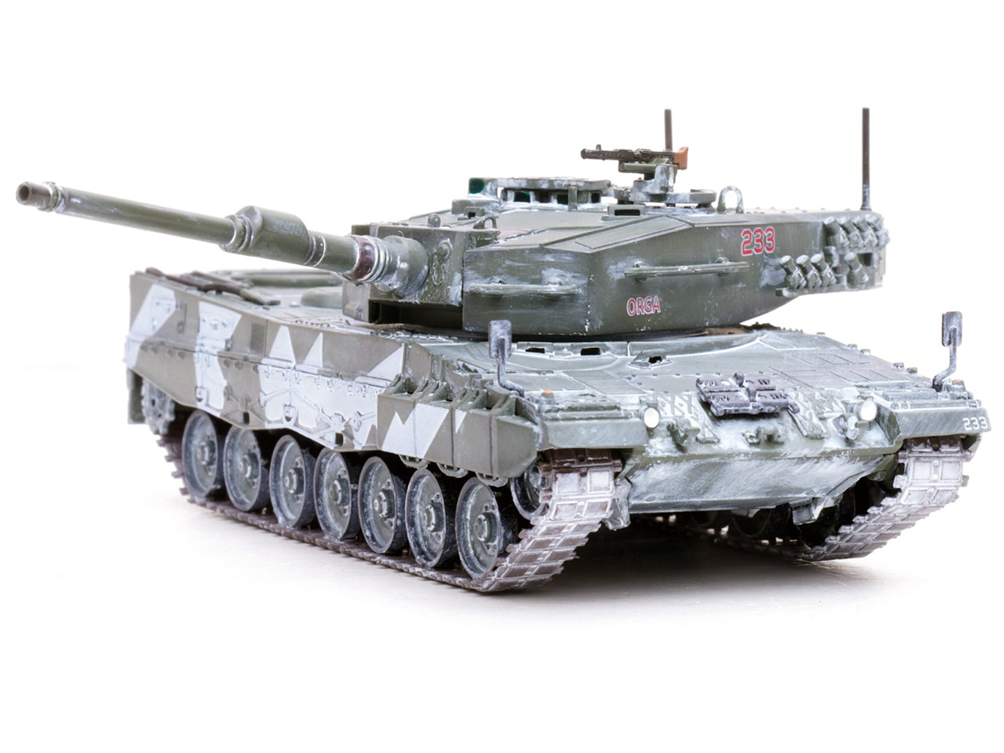 Leopard 2A4 Main Battle Tank with Snorkel "Winter Camouflage" Norwegian Army "Armor Premium" Series 1/72 Diecast Model by Panzerkampf