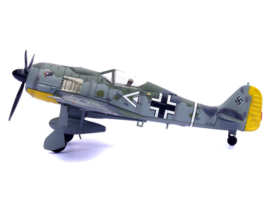 Focke-Wulf Fw 190A Aircraft "108-Victory Ace Hauptmann Hans 'Assi' Hahn Gruppenkommandeur III./JG 2 Richthofen France" (1942) German Luftwaffe 1/72 Diecast Model Airplane by Legion