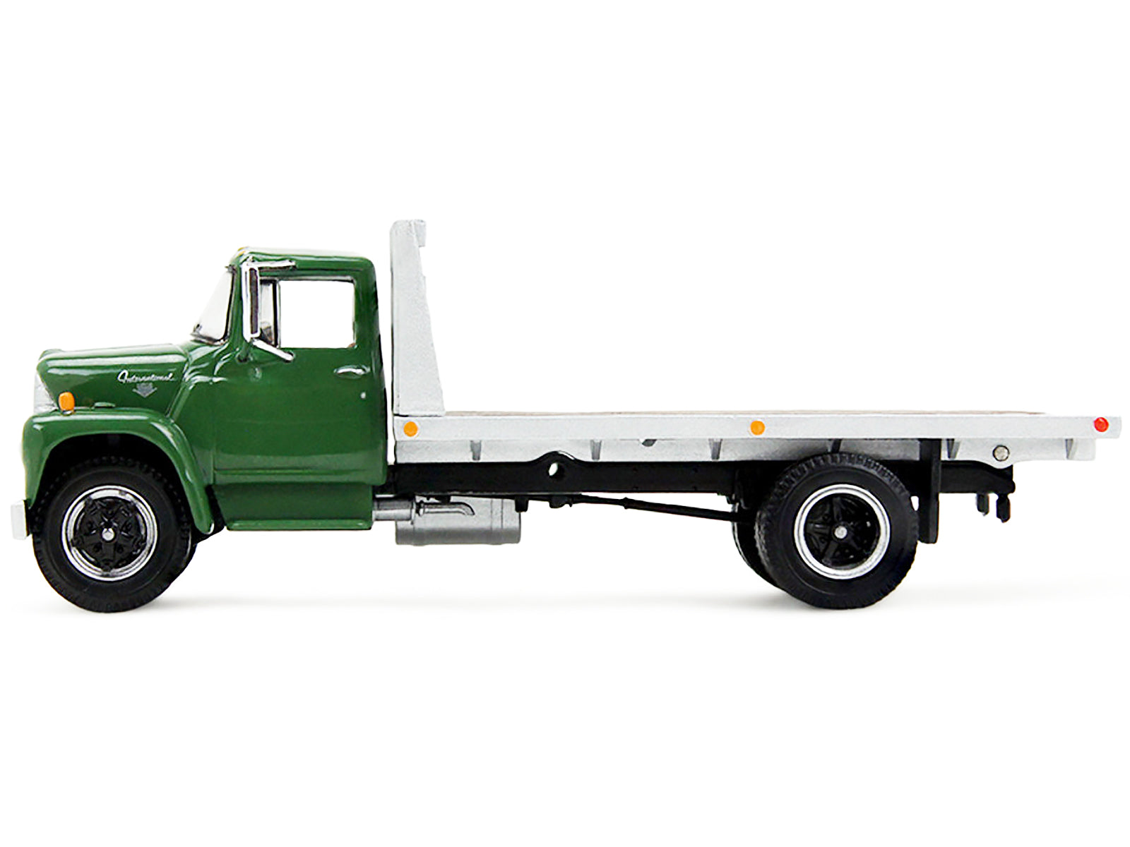 1970s International Loadstar Flatbed Truck Shanter Green 1/64 Diecast Model by DCP/First Gear