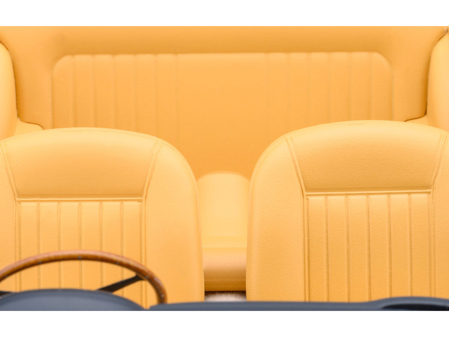 Aston Martin DB5 RHD (Right Hand Drive) British Racing Green 1/18 Model Car by Autoart