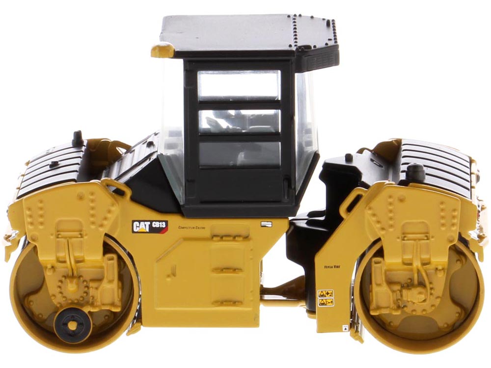 CAT Caterpillar CB-13 Tandem Vibratory Roller with Cab "Play & Collect!" Series 1/64 Diecast Model by Diecast Masters