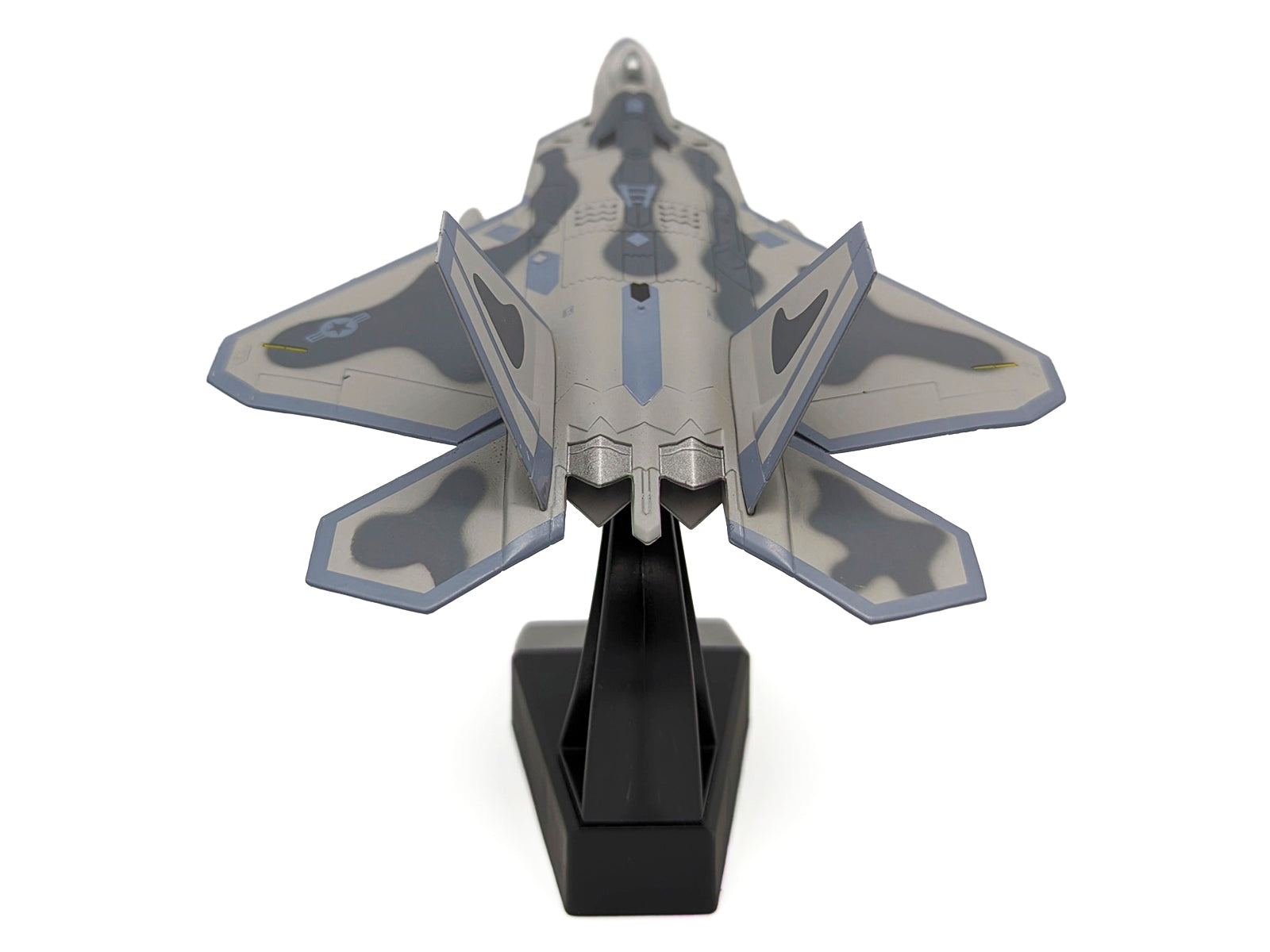 Lockheed Martin F-22A Raptor Aircraft "Spirit of America 412th Test Wing Edwards Air Force Base" (1997) United States Air Force 1/100 Diecast Model Airplane