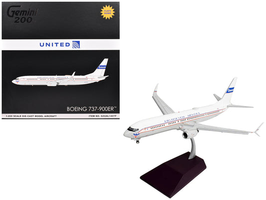 Boeing 737-900ER Commercial Aircraft with Flaps Down "Continental Airlines - United Airlines" (N75435) White with Red and Blue Stripes "Gemini 200" Series 1/200 Diecast Model Airplane by GeminiJets