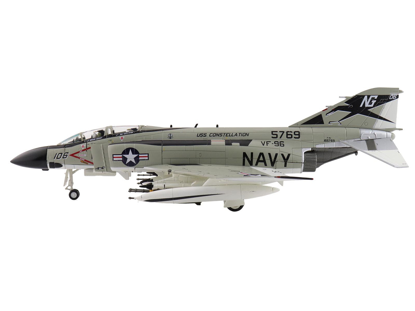 McDonnell Douglas F-4J Phantom II Fighter-Bomber Aircraft "Showtime 106 155769 VF-96 Fighting Falcons USS Constellation" (1972) United States Navy "Air Power Series" 1/72 Diecast Model by Hobby Master