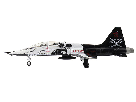 Northrop T-38C Talon Aircraft "65-10331 FAIP Scheme 87th FTS Laughlin AFB" (2021) United States Air Force "Air Power Series" 1/72 Diecast Model by Hobby Master