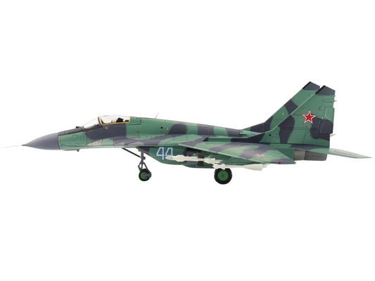 Mikoyan MIG-29 Fulcrum C Aircraft "733rd IAP Damgarten Air Base" (1994) Soviet Air Force "Air Power Series" 1/72 Diecast Model by Hobby Master