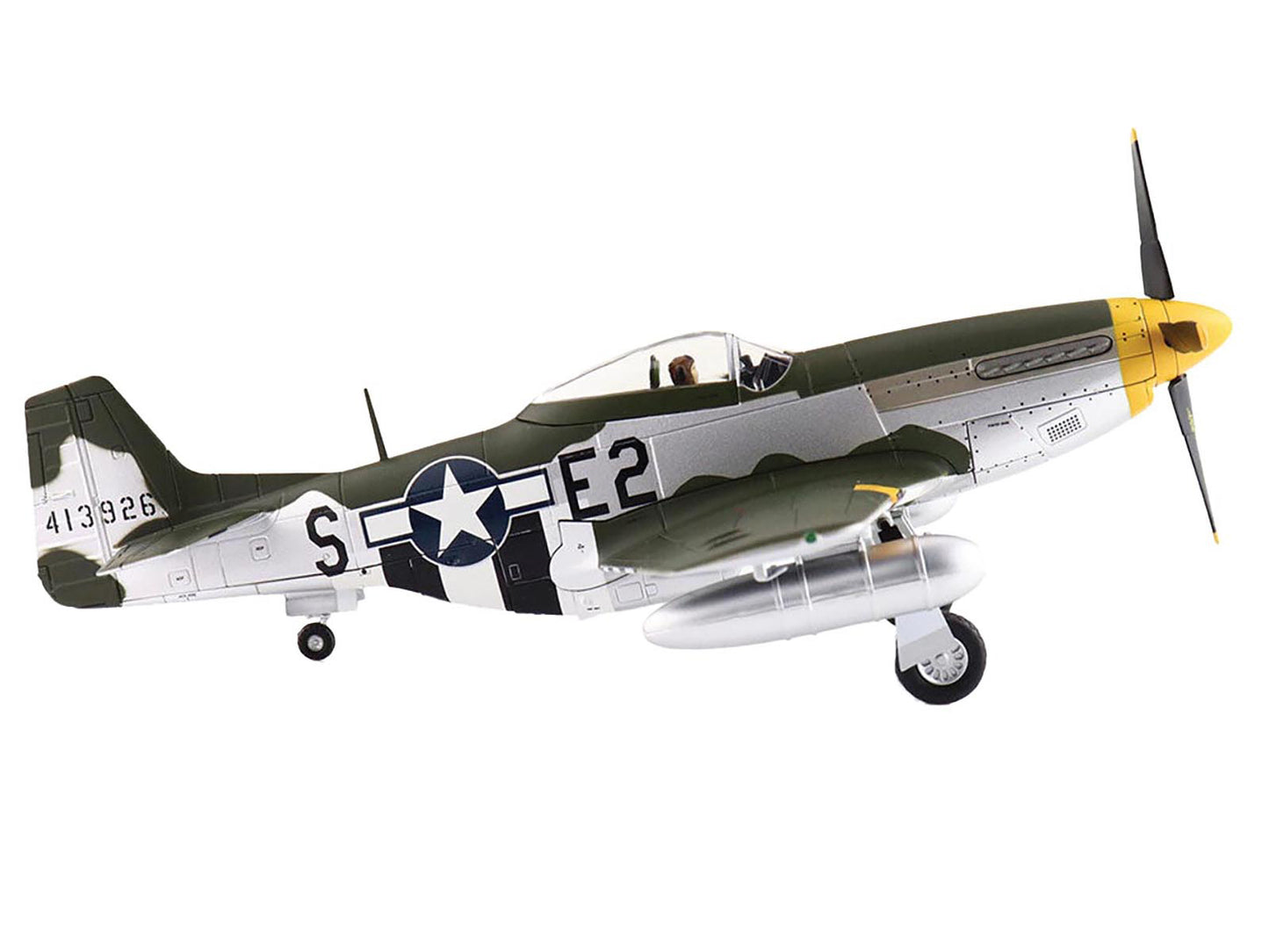 North American P-51D Mustang Fighter Aircraft "413926 375th Fighter Squadron 8th Air Force" (1944) United States Army Air Forces "Air Power Series" 1/48 Diecast Model by Hobby Master