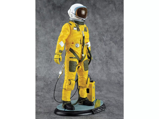 U-2 "Dragon Lady" Pilot Polyresin Statue "Statue Series" 1/8 Scale Model by Hobby Master