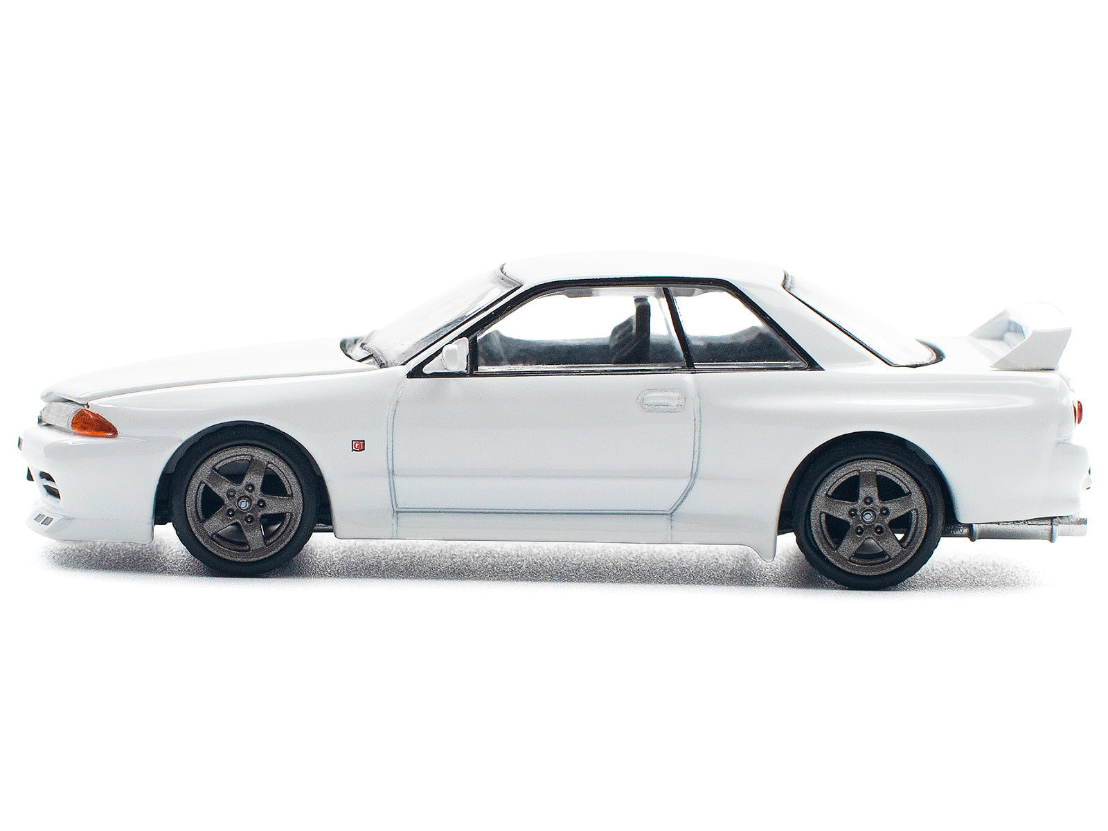 GTR R32 RHD (Right Hand Drive) Crystal White 1/64 Diecast Model Car by Pop Race